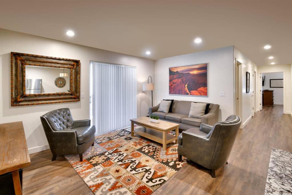 5D New Redcliff Condo, Pool & Hot Tub Moab Bagian luar foto