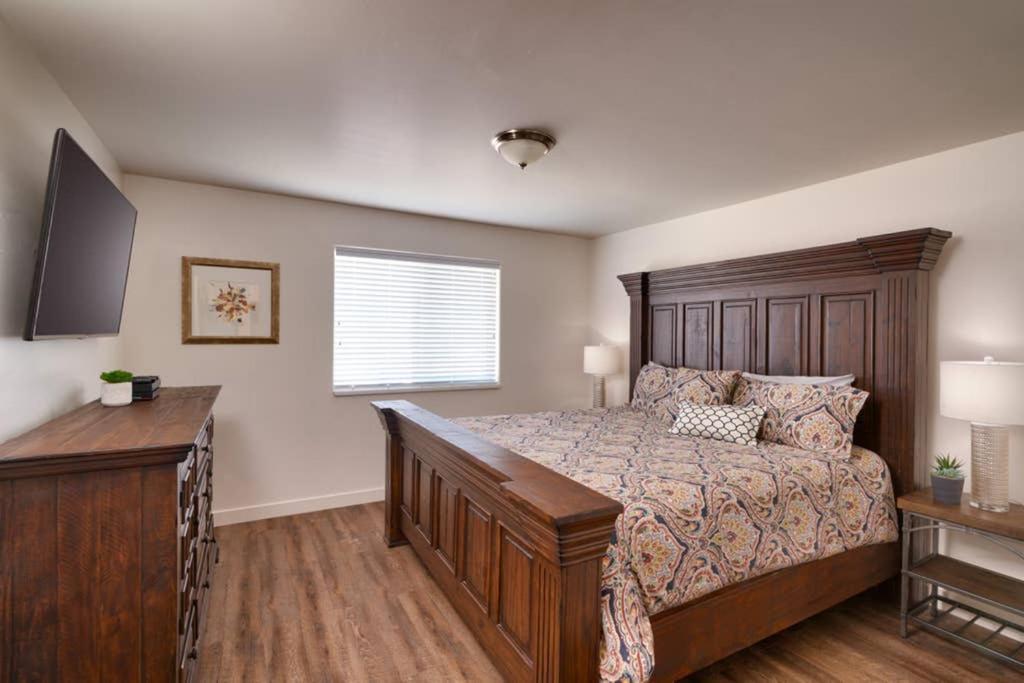 5D New Redcliff Condo, Pool & Hot Tub Moab Bagian luar foto