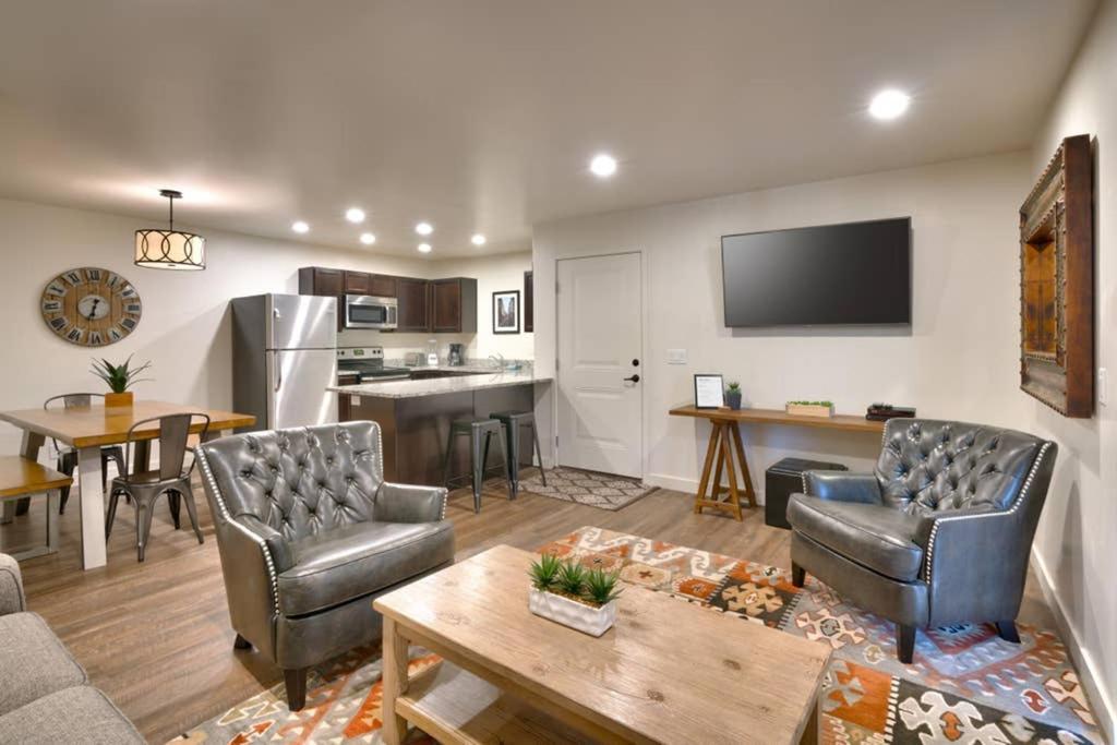 5D New Redcliff Condo, Pool & Hot Tub Moab Bagian luar foto